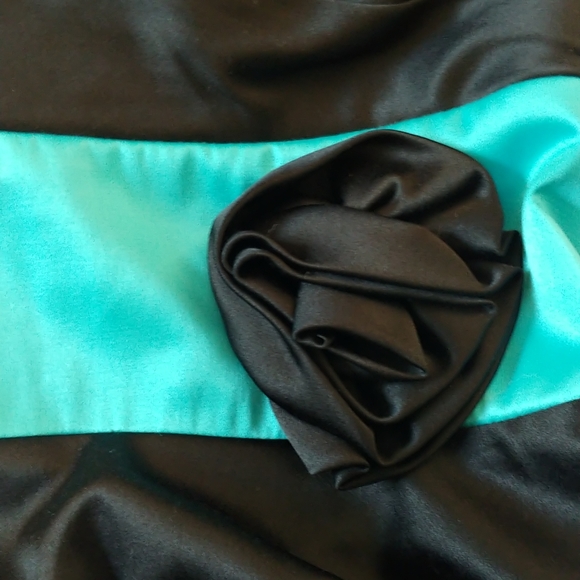 Fit and flare formal mini dress - Picture 4 of 4